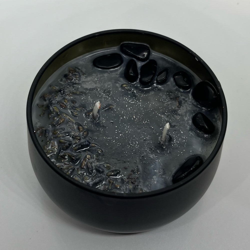 Black Lavender Crystal Candle 🕯 - Picture 2 of 5